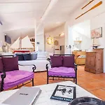 Apartman Vieux / Marche Aux Fleurs