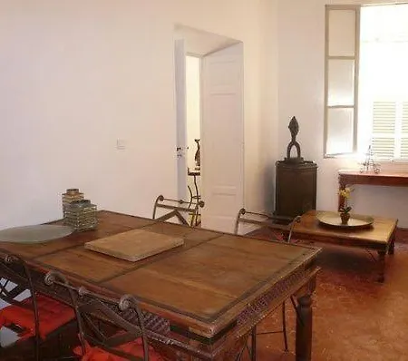 Vieux / Marché Aux Fleurs Apartamento *