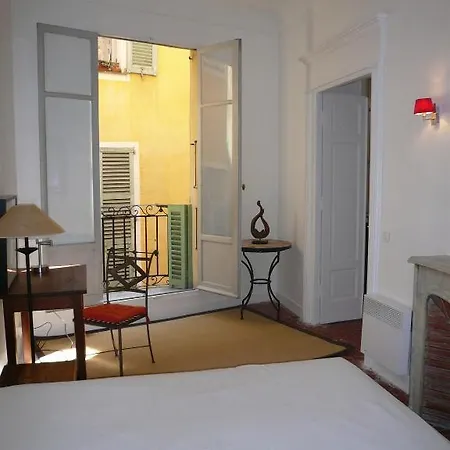 Vieux / Marche Aux Fleurs