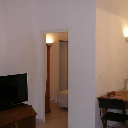 Apartmán Vieux / Marche Aux Fleurs